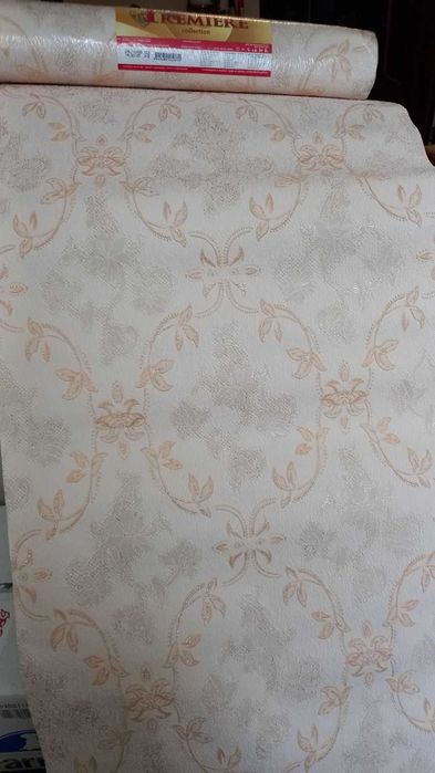 Продам обои  НЕ ДОРОГО.