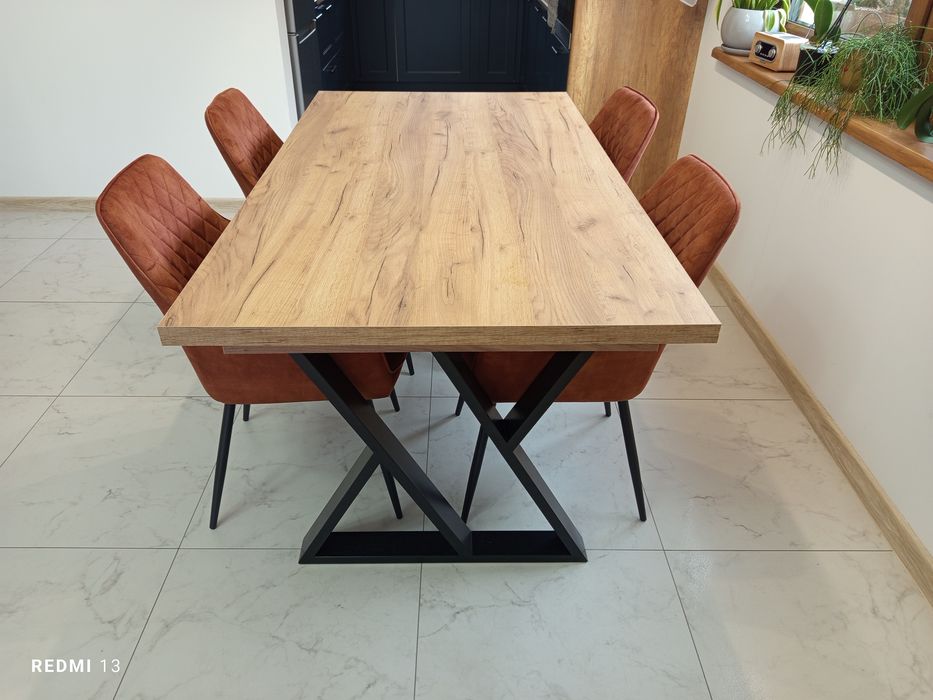 Stół loftowy plus krzesła