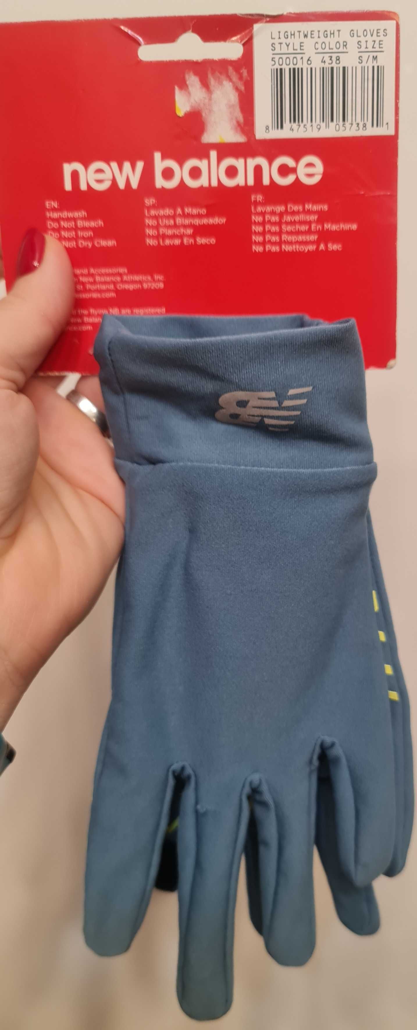 B. Rękawiczki sportowe New Balance rozmiar S/M niebieskie