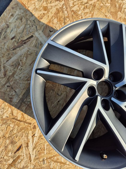 Skoda Fabia III Rapid 5JA.601.025J 7JX17 Et46 Stan bardzo dobry felga