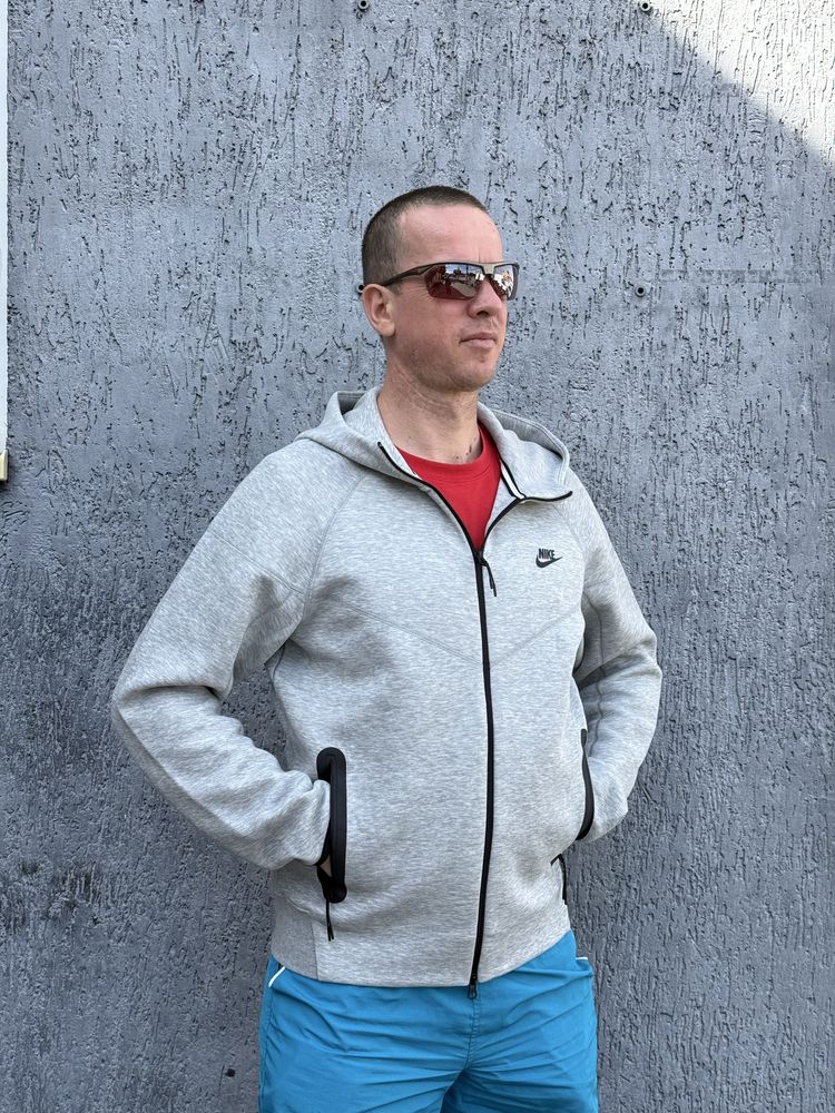 Оригінал Кофта Теч Nike Nike Tech Fleece FB7921-063 Зіпка сіра L ориг