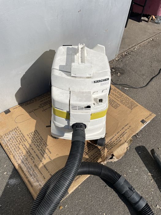 пилосос  Karcher 2000E