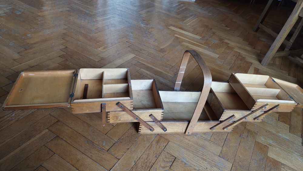 Szkatułka organizer niciarka drewniana kuferek