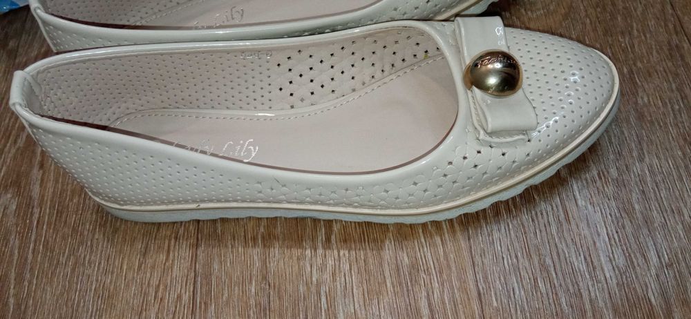 Чобітки, сапожки та черевички осінь / весна