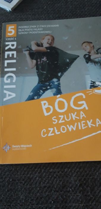 Podręcznik z ćwiczeniami dla klasy 5 szkoły podstaw.