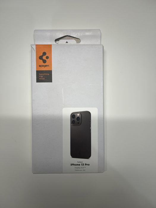 Etui SPIGEN Thin FIt do Apple iPhone 13 Pro Czarny