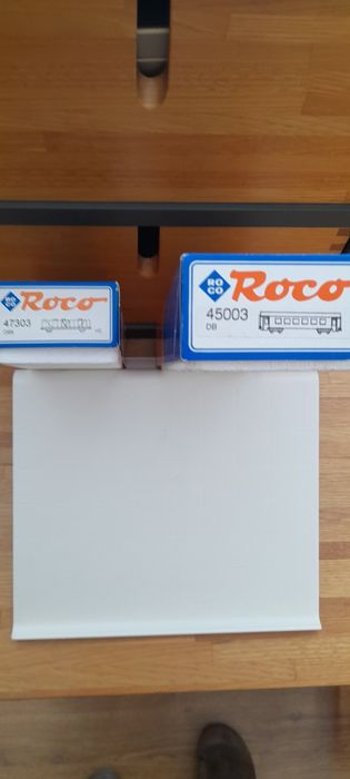 Conjunto de 2 vagões Roco novos.