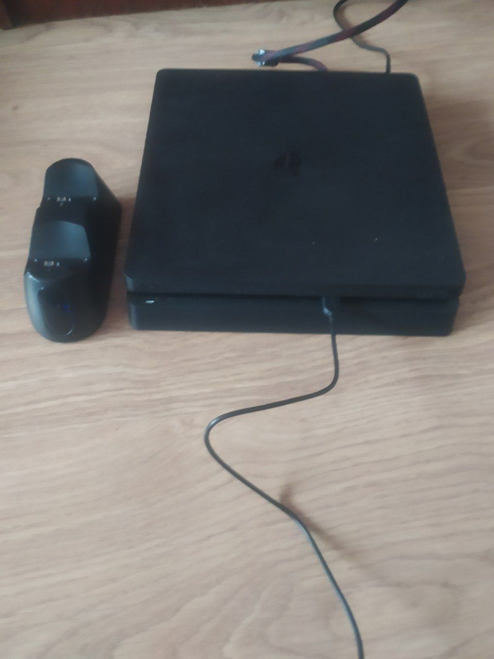 Playstation 4 slim 1 TB