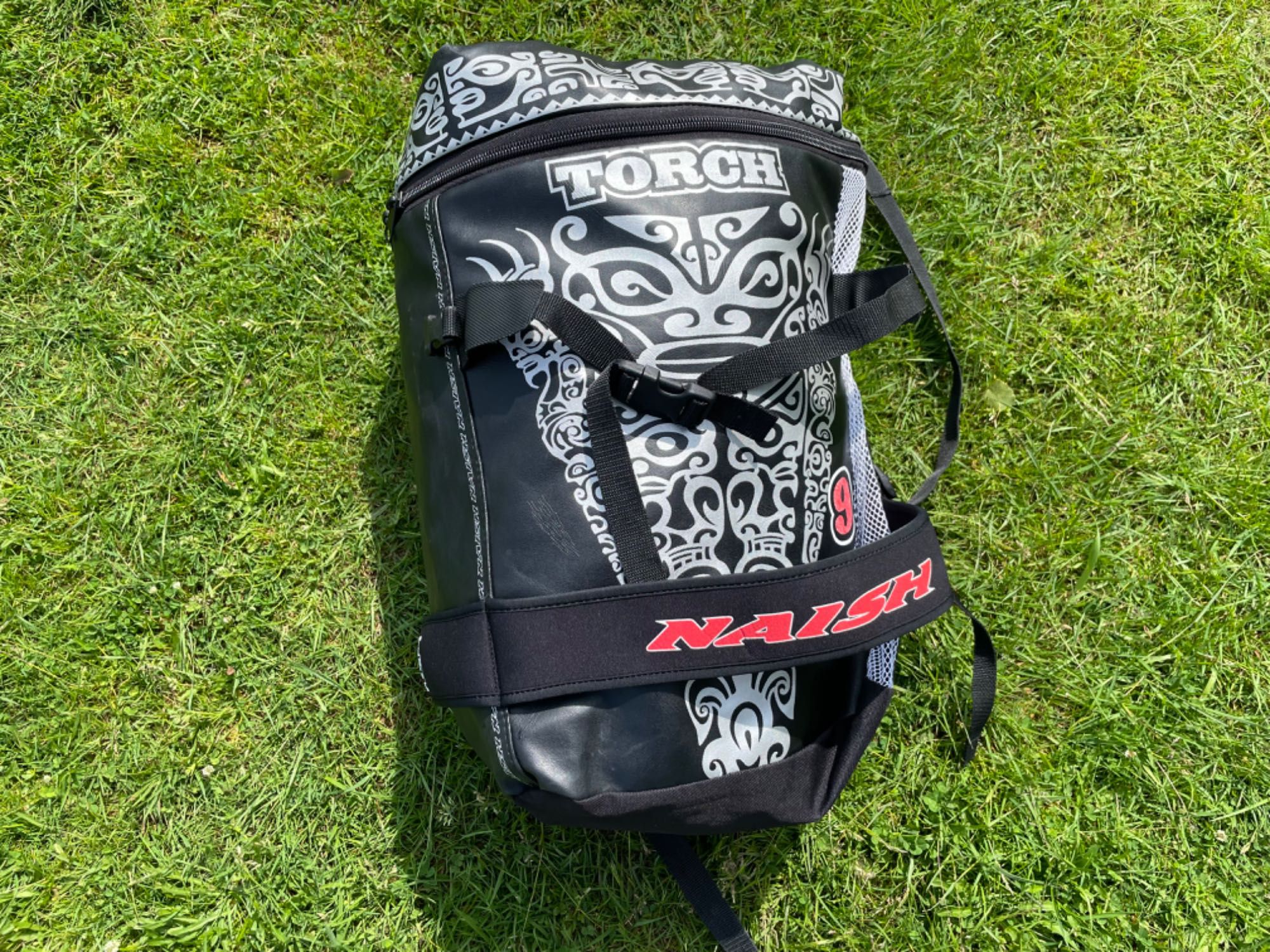 Latawiec kitesurfing NAISH TORCH 9 m +plecak uszkodzony