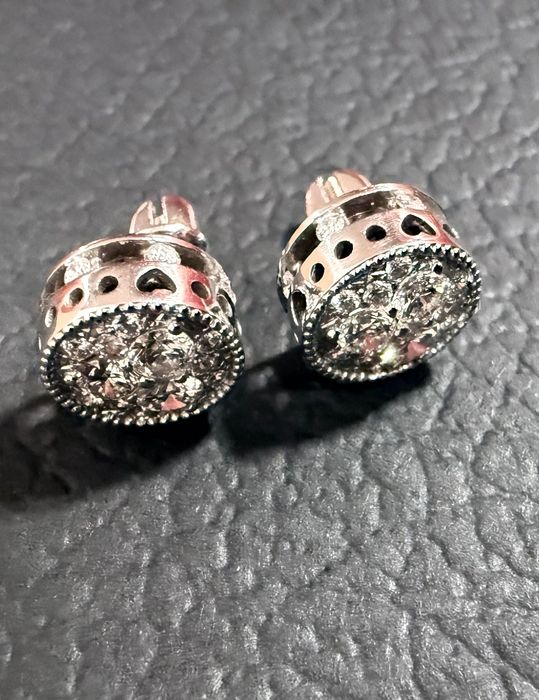 Розкішні сережки пусети біле золото та діаманти