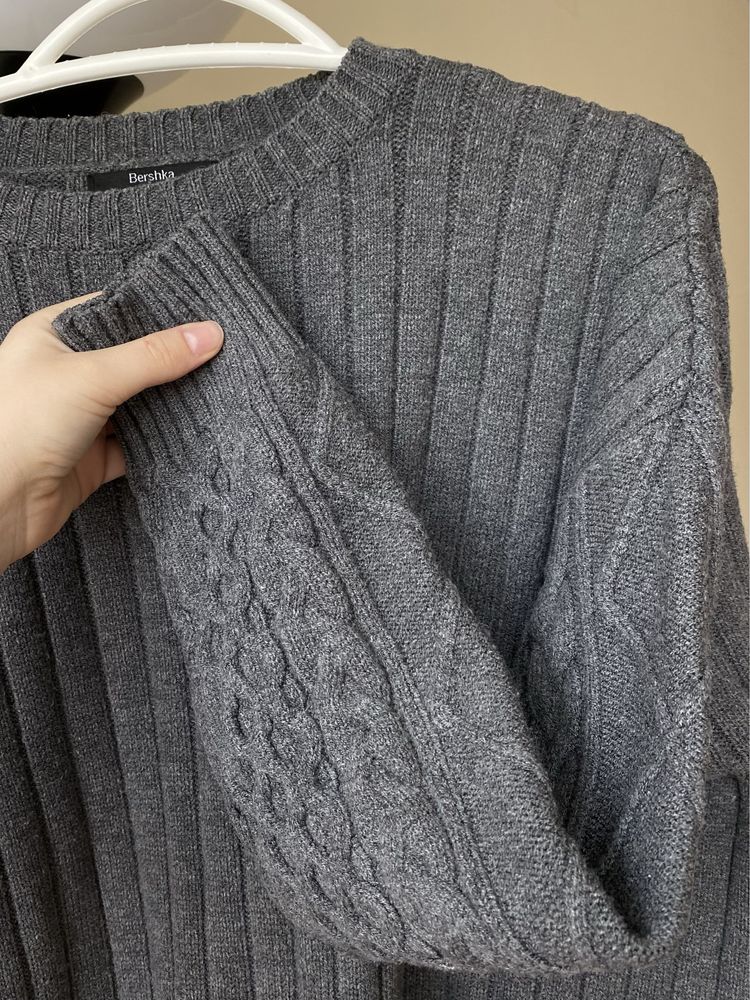 Camisola de malha cinzenta / Grey knitted sweater