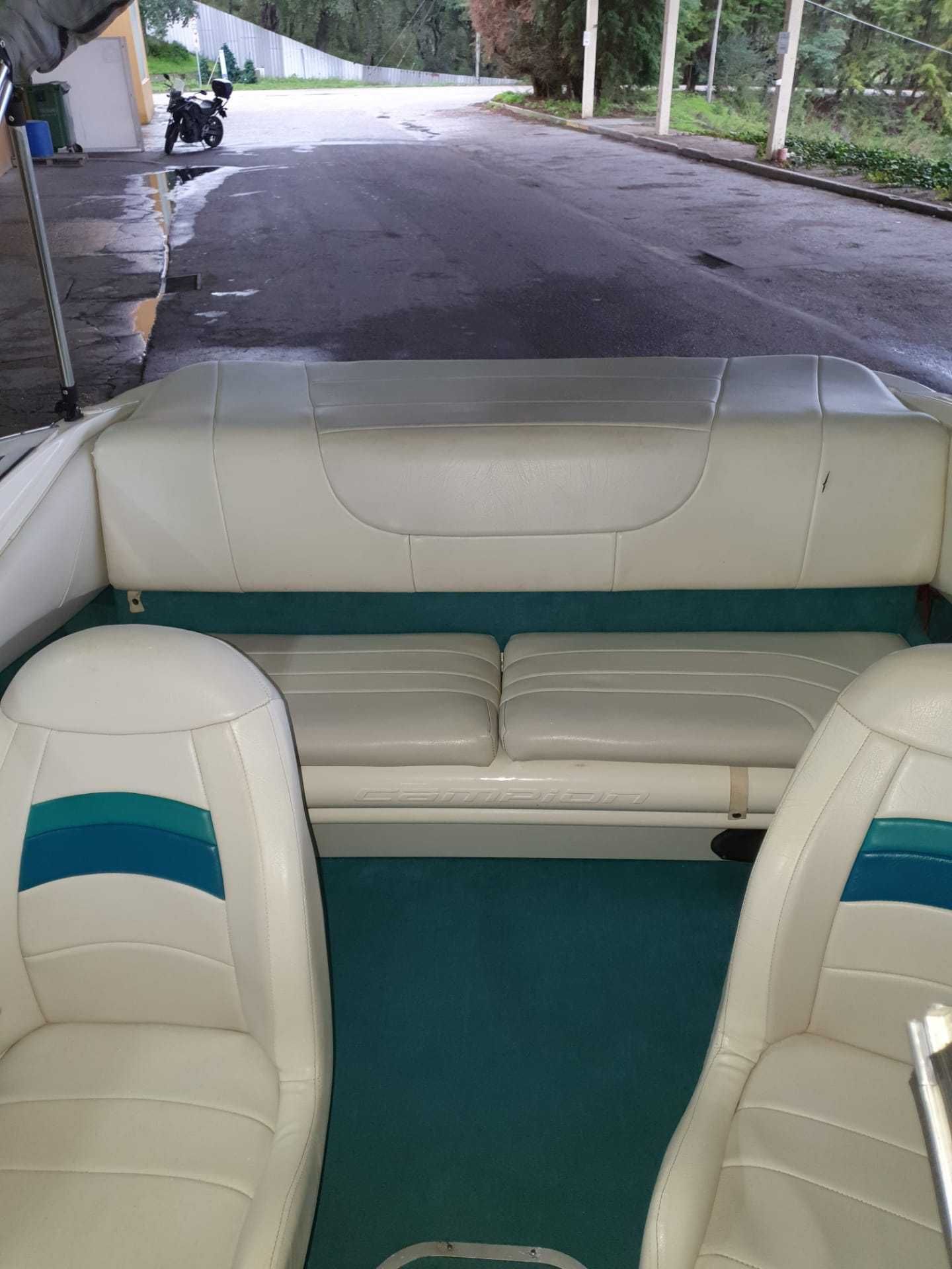Barco Campion Allante com atrelado Mercruiser 145HP