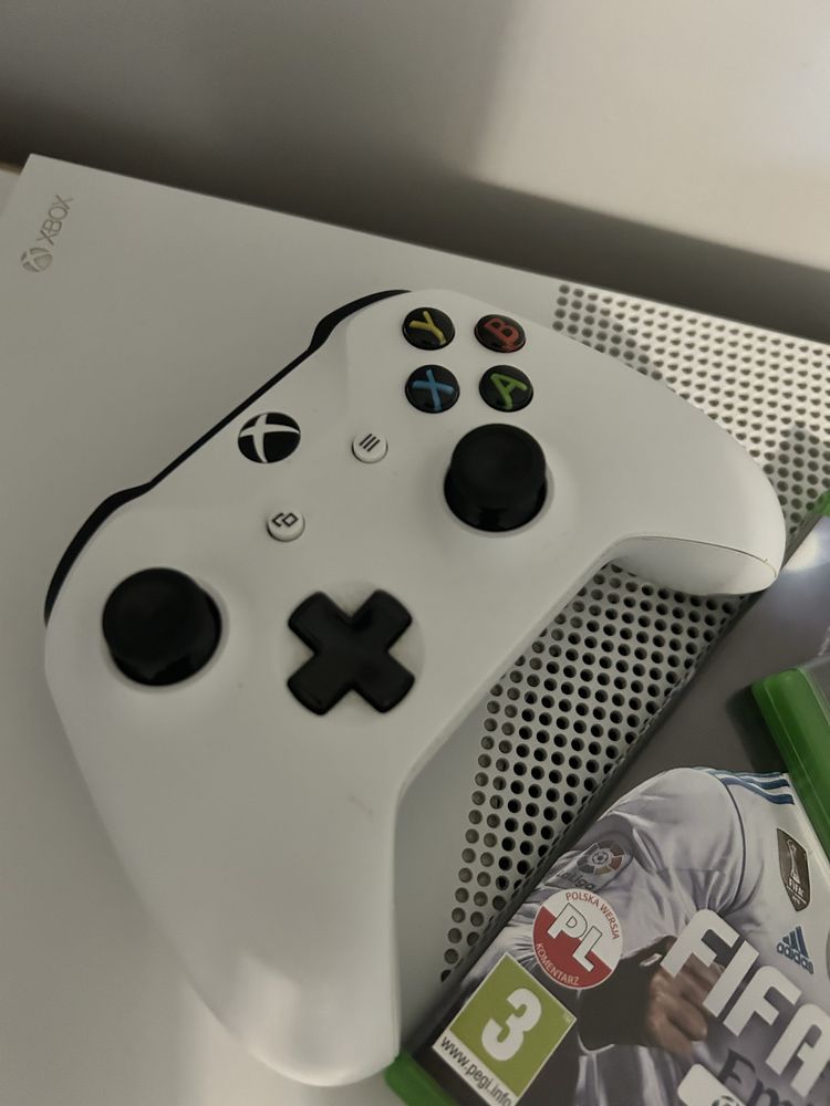 Konsola Xbox One S + pad i gry