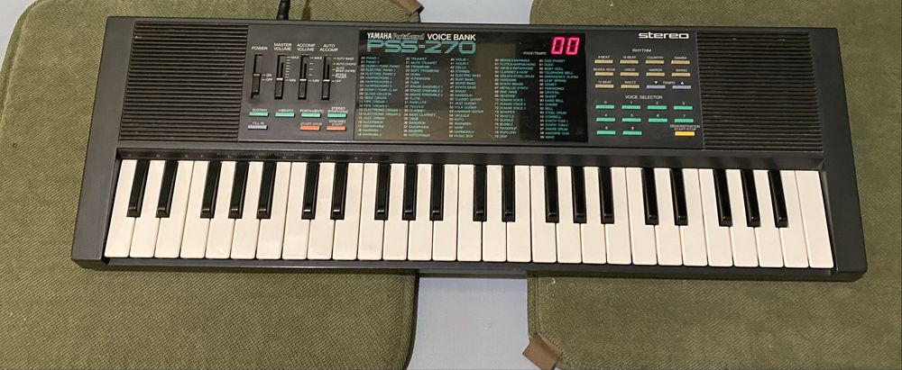 Yamaha PSS-270 — вінтажний синтезатор із 80-х