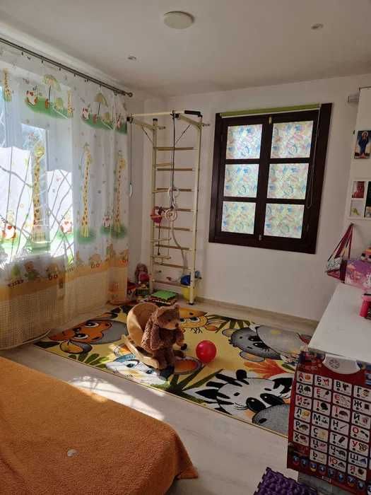 Продам будинок з ремонтом 100м.кв  в смт Глеваха!