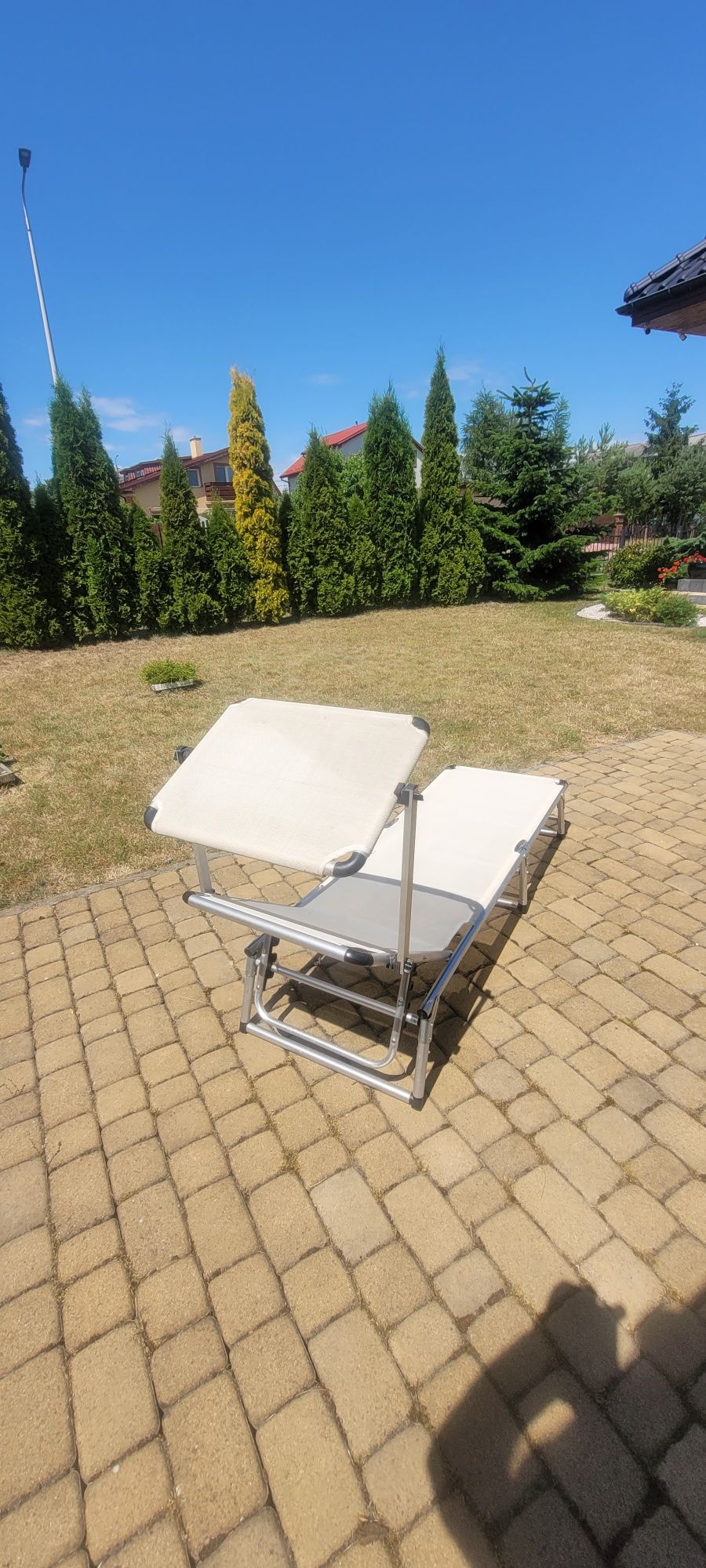 Leżak plażowy z daszkiem