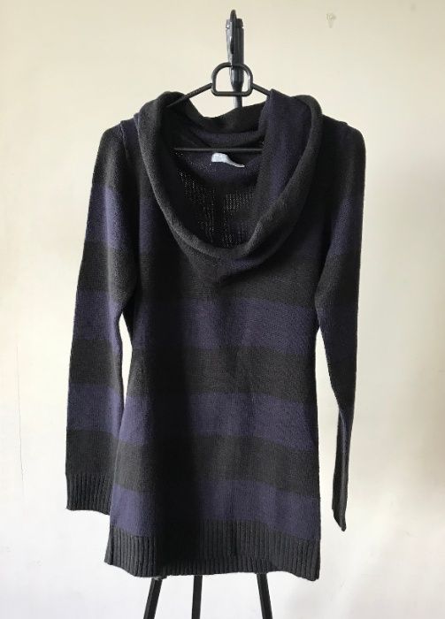 Sweter z luźnym golfem M/L