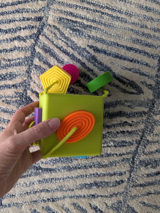 Fat Brain Toys Sorter Kostka OombeeCube