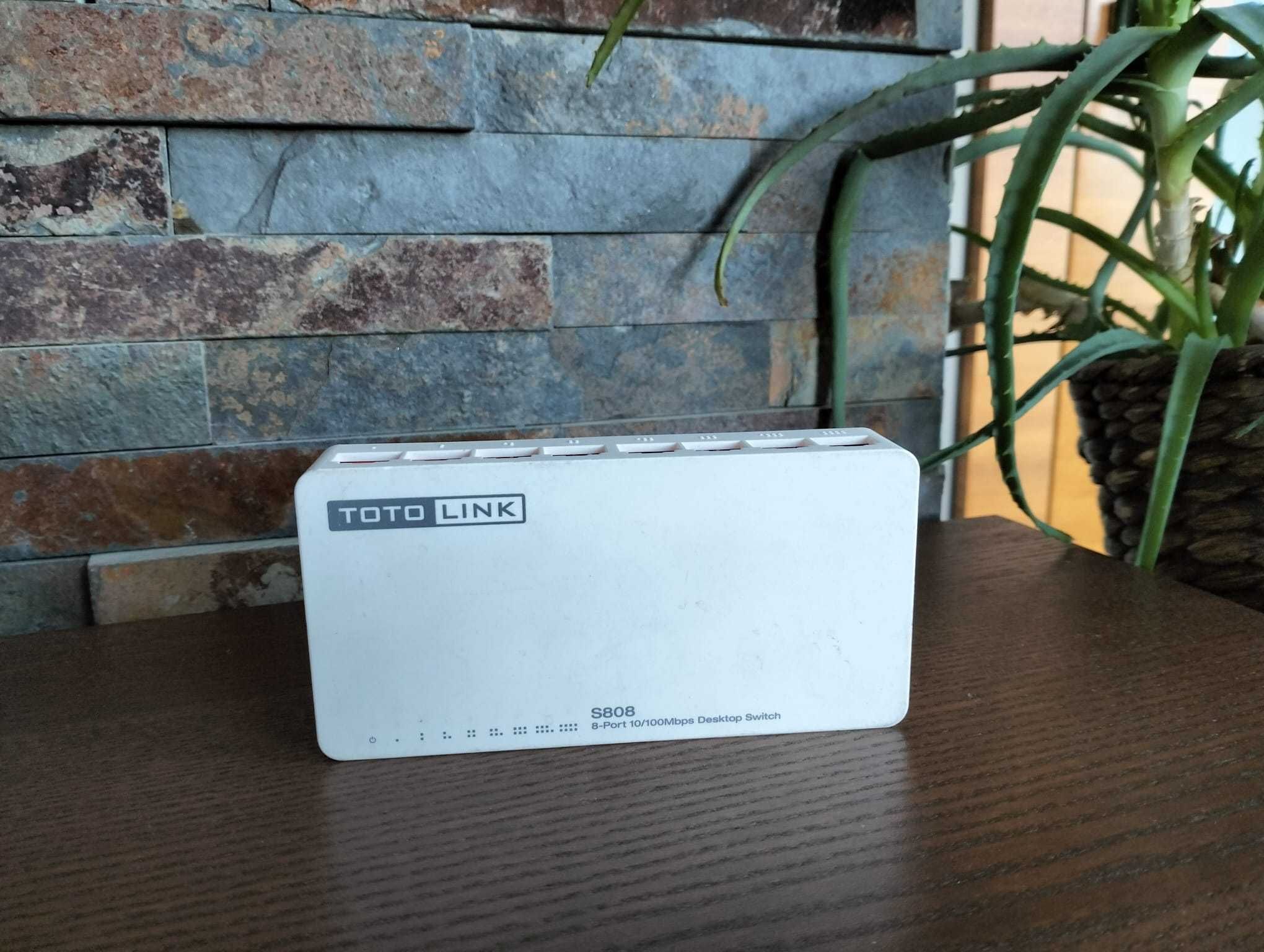TOTOLINK S808 switch niezarządzalny Fast Ethernet (10/100)