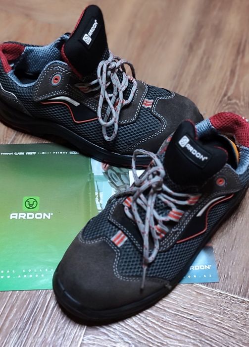 Стильний робочі туфлі