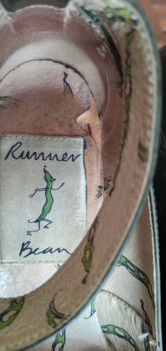 Sapatos brancos salto e sandálias pele cunha Runner Bean 15€