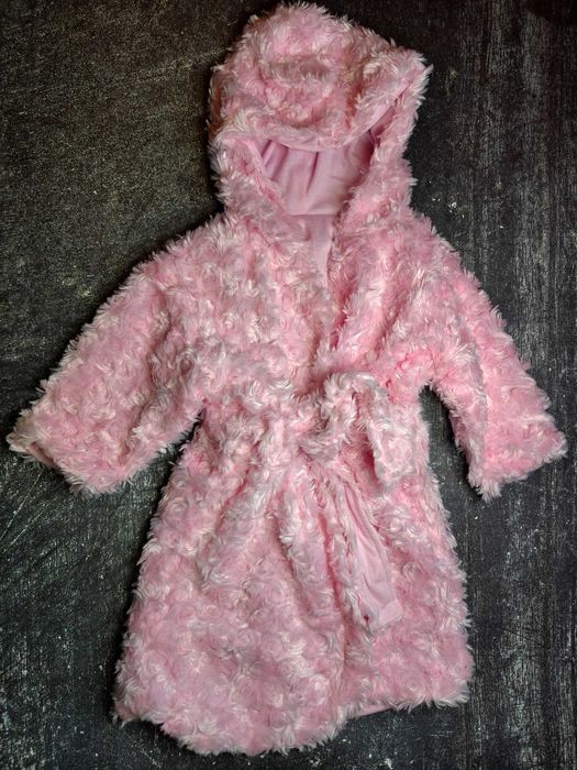 Różowy niemowlęcy szlafrok