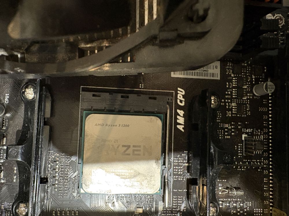 Компютер офісний напівробочий AM4 ryzen 3 1200 ddr4