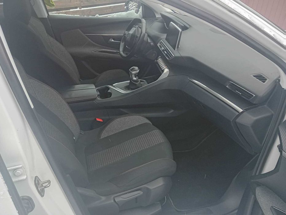 Peugeot 3008 1,2 puree tech uszkodzony