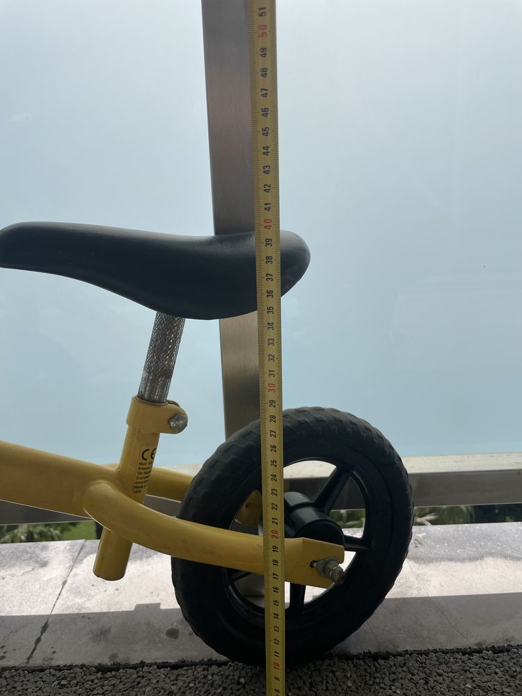 Bicicleta de equilibrio - criança