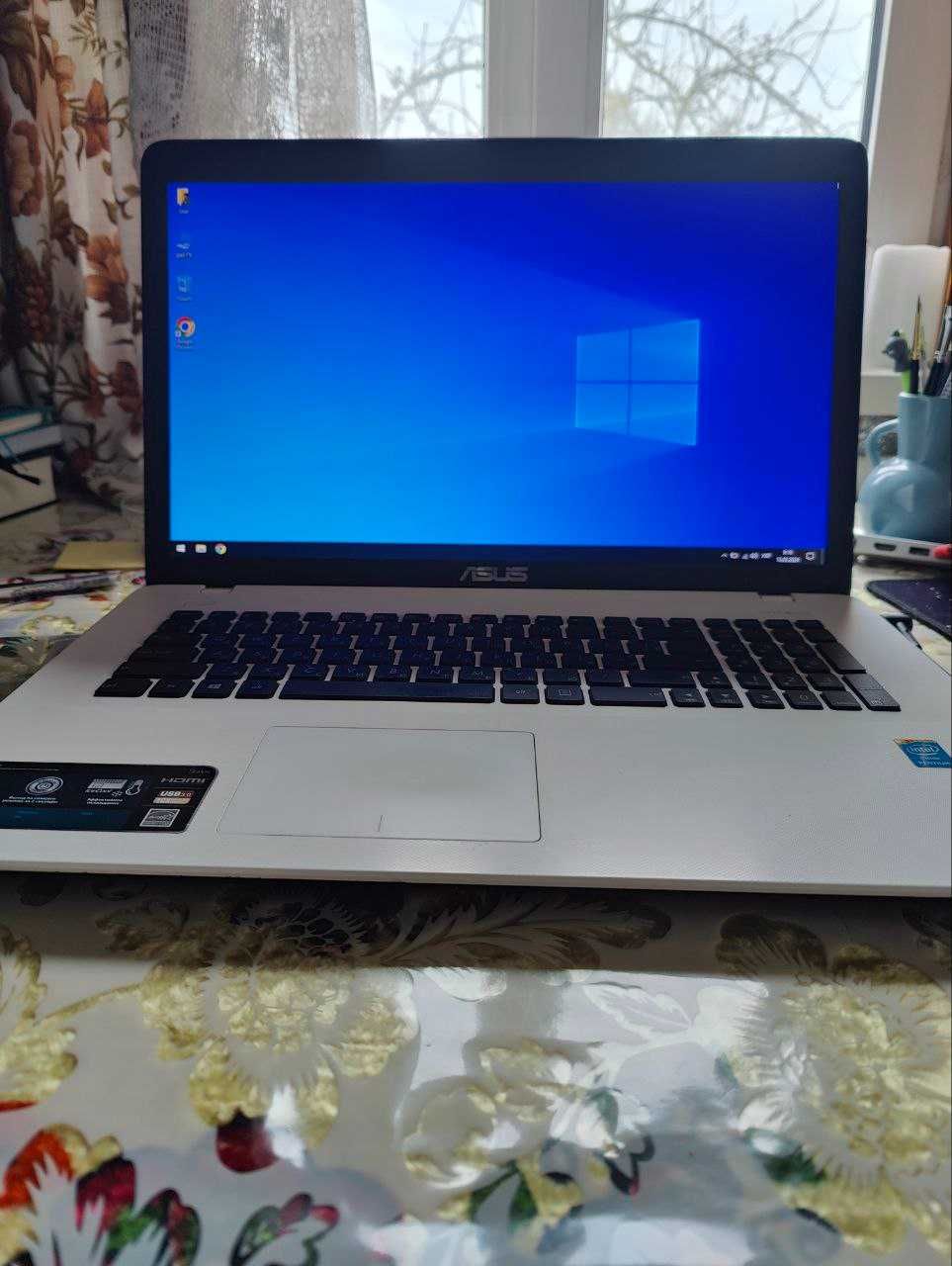 Asus X751MD White