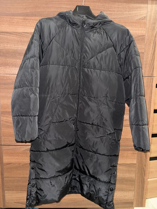 Зимова жіноча куртка