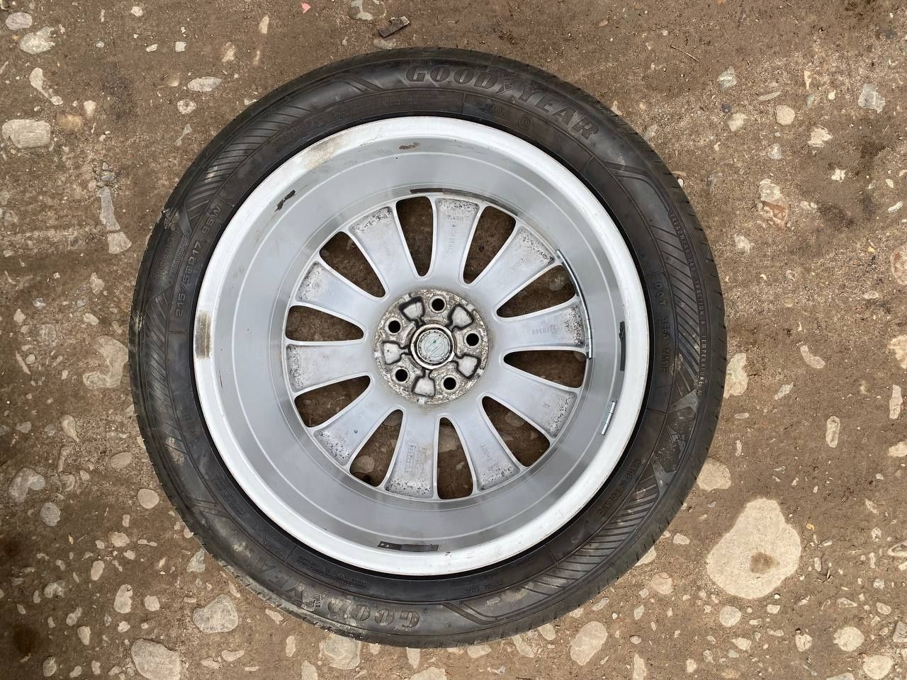 Продам диски на Опель Астра j  R17