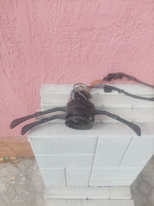 Підрульовий перемикач ВАЗ 2107