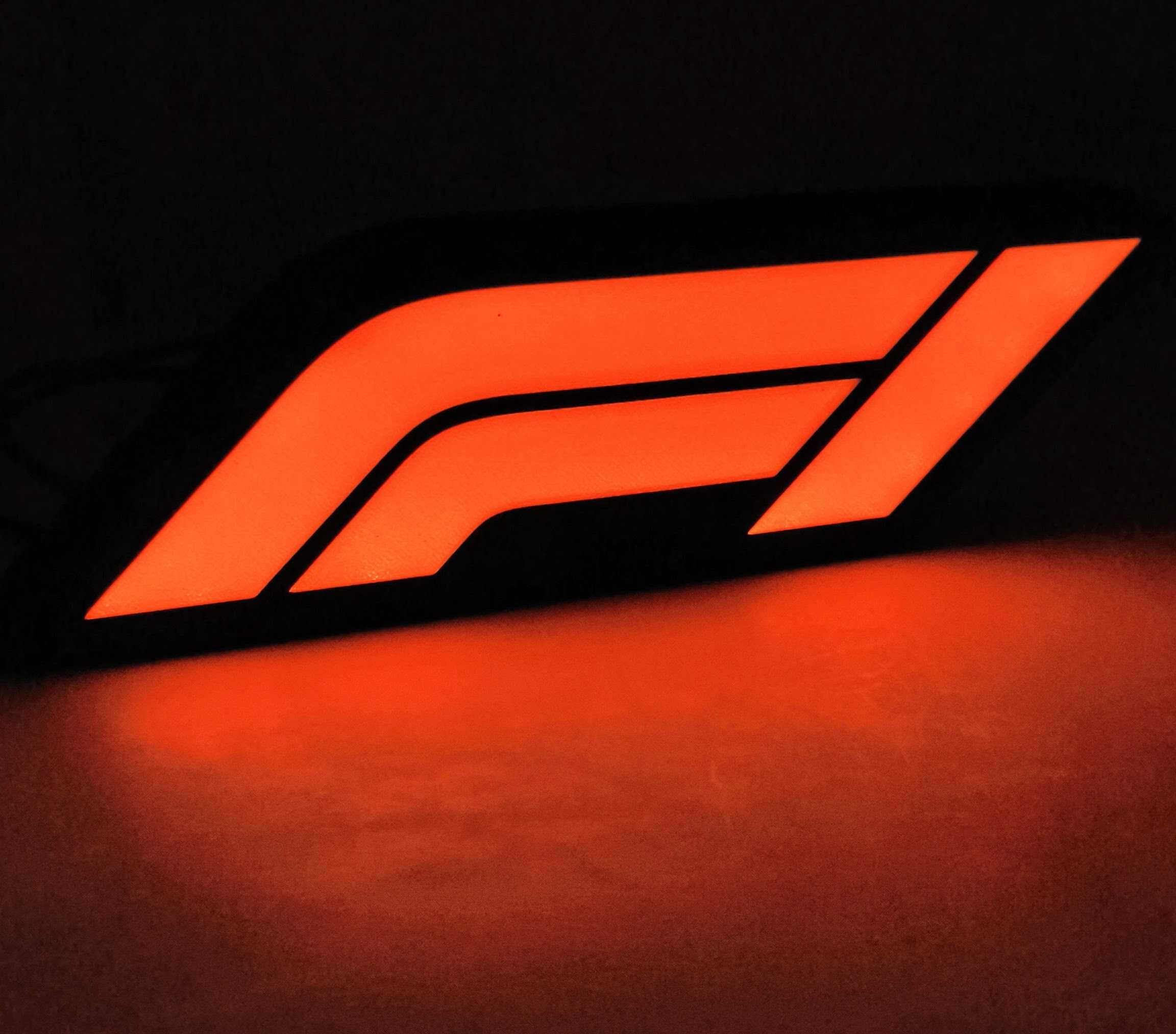 Candeeiro Formula 1 com tomada e ligação USB Luminaria