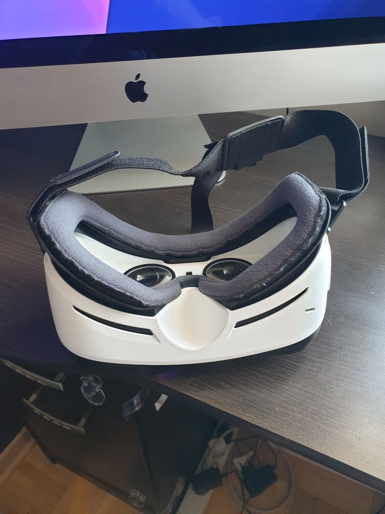 OCULUS Samsung VR Wirtualna Rzeczywistość Stan BDB użyte parę godzin