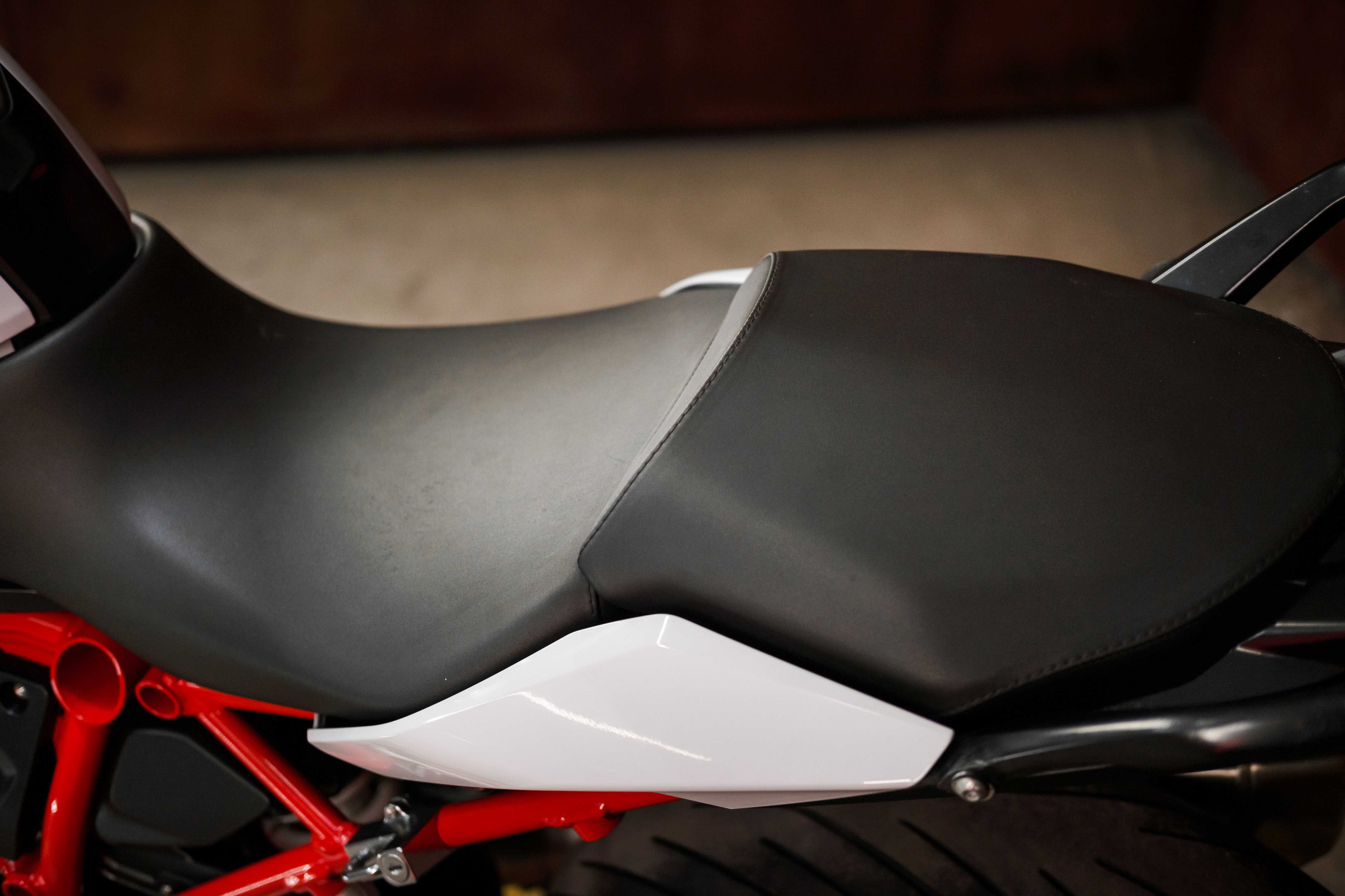 Продається BMW R1200R ABS Traction Quickshifter із Японії