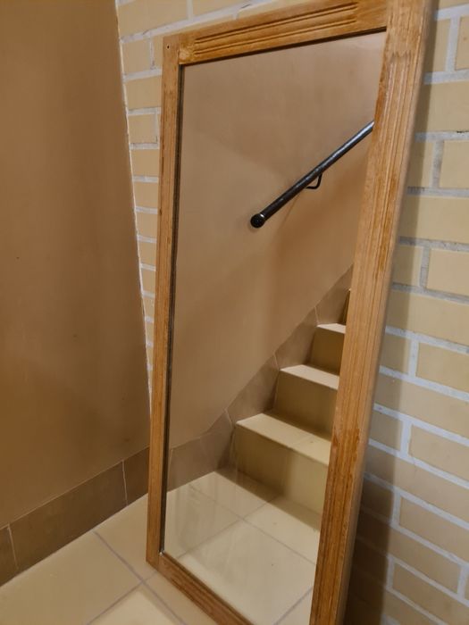 Piękne drewniane duże lustro