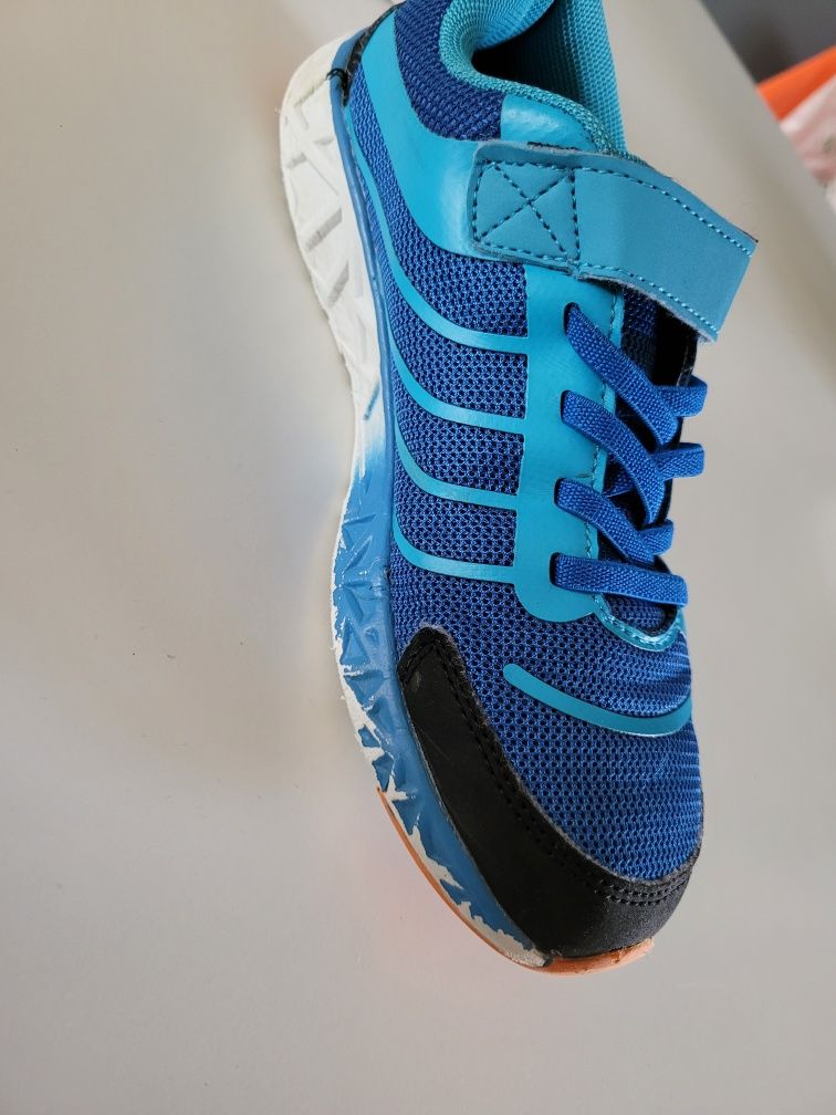 Adidasy sportowe buty zapinane na rzepy