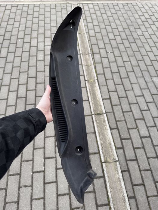 9J1854777COK1 Накладка між стойкою та крилом номер 9 Taycan Porsche