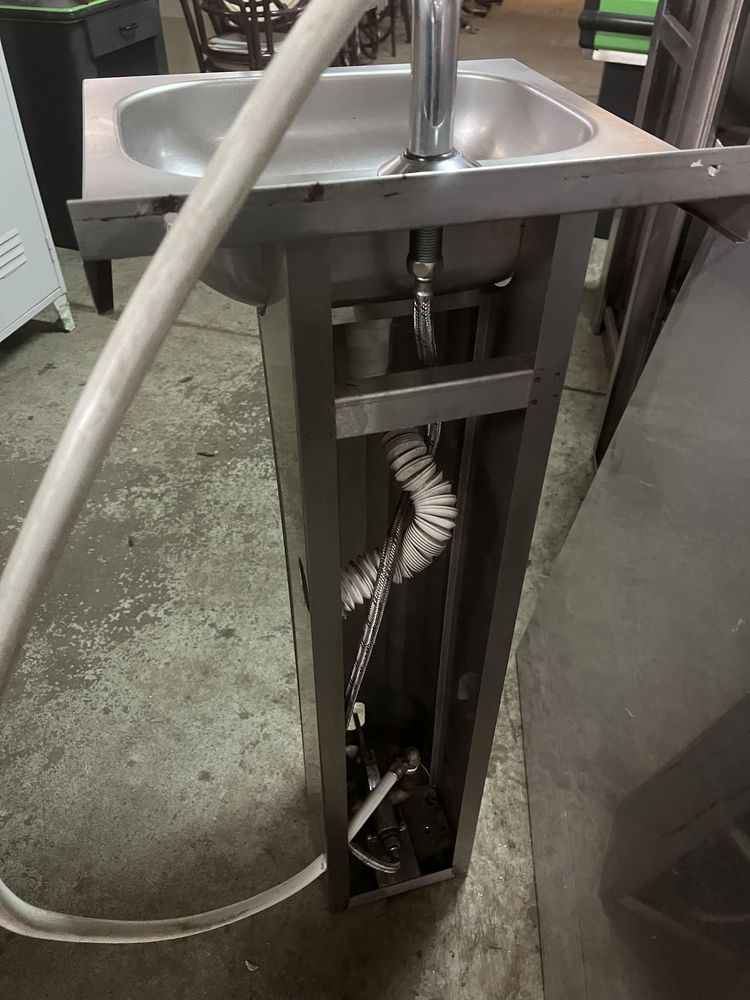 Pio Lava mãos em inox 40xm x 40cm com pedal