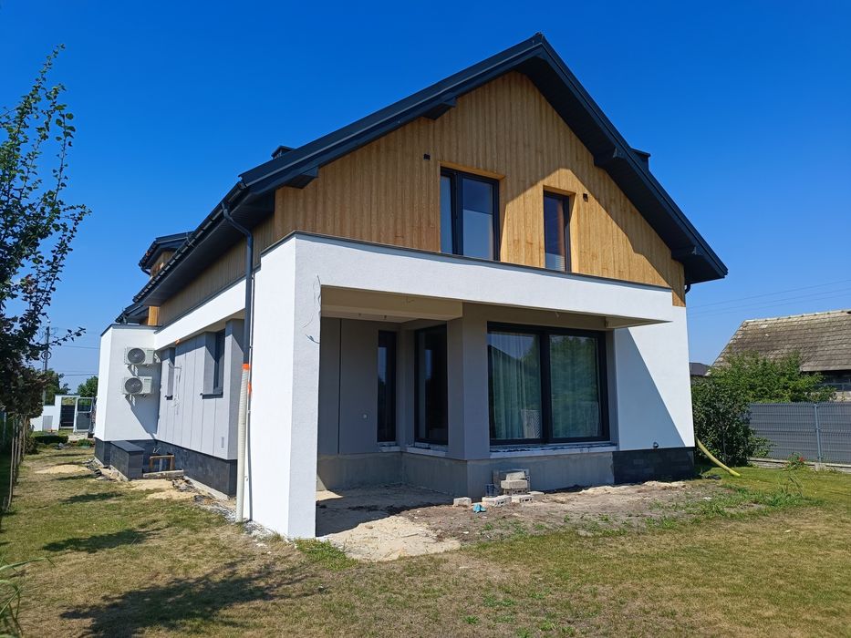 Docieplenia Elewacje budynków.  Wykończenia wnętrz