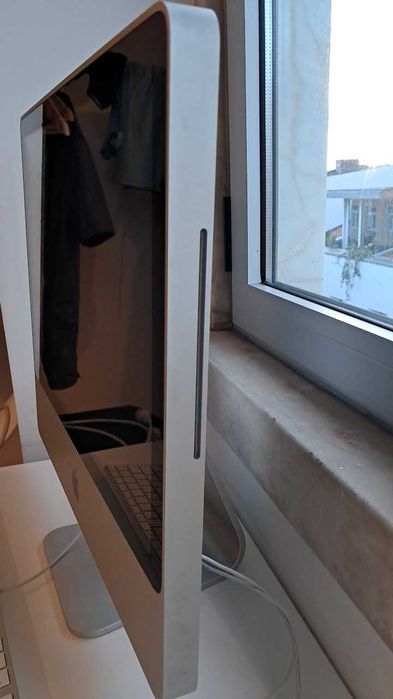 Apple iMac 20" - Design Clássico Vintage - 2.4GHz / 250GB