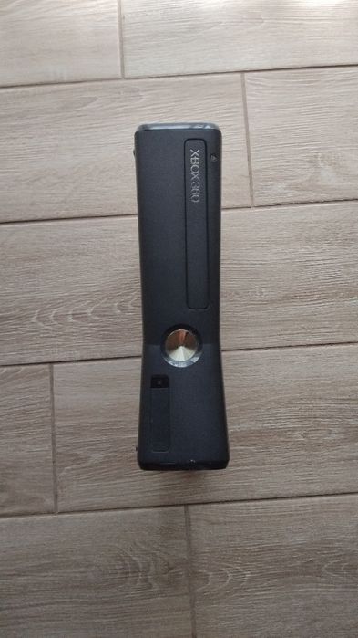 Xbox 360 S - 250 ГБ + ігри