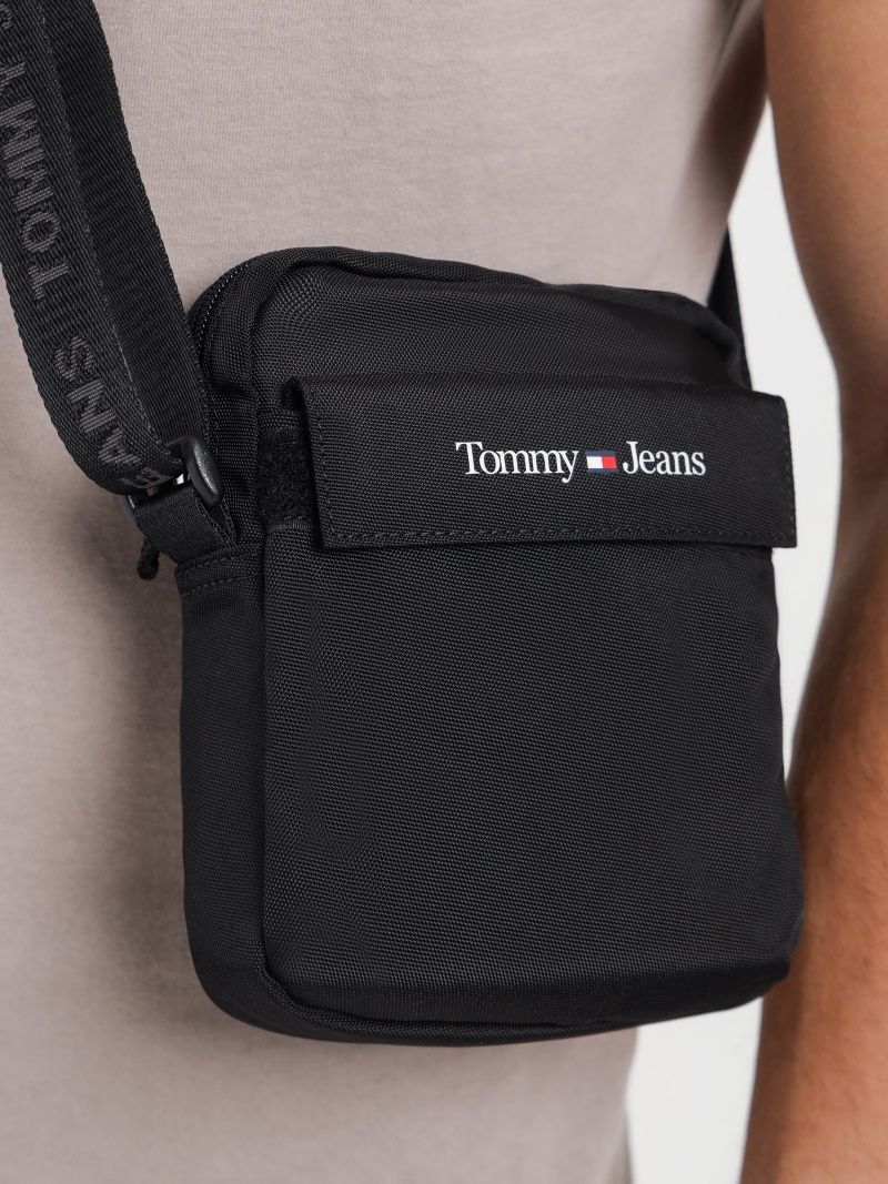 Сумка через плечо из коллекции Tommy Jeans.
