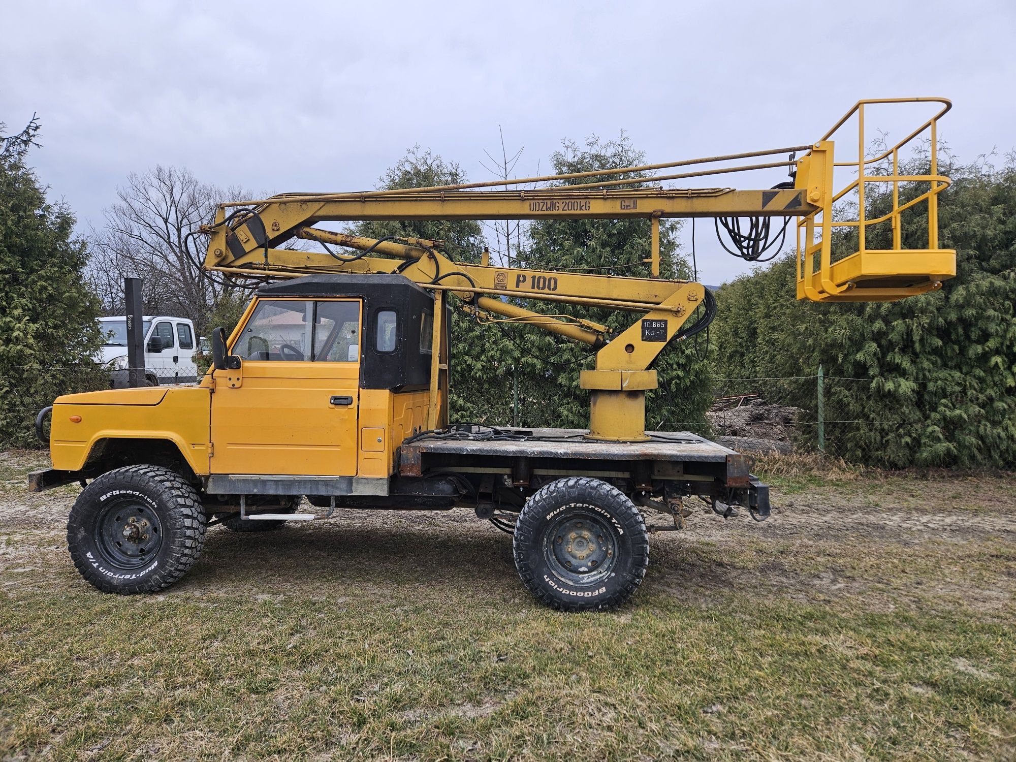 Honker 2000 podnosnik koszowy bumar p100