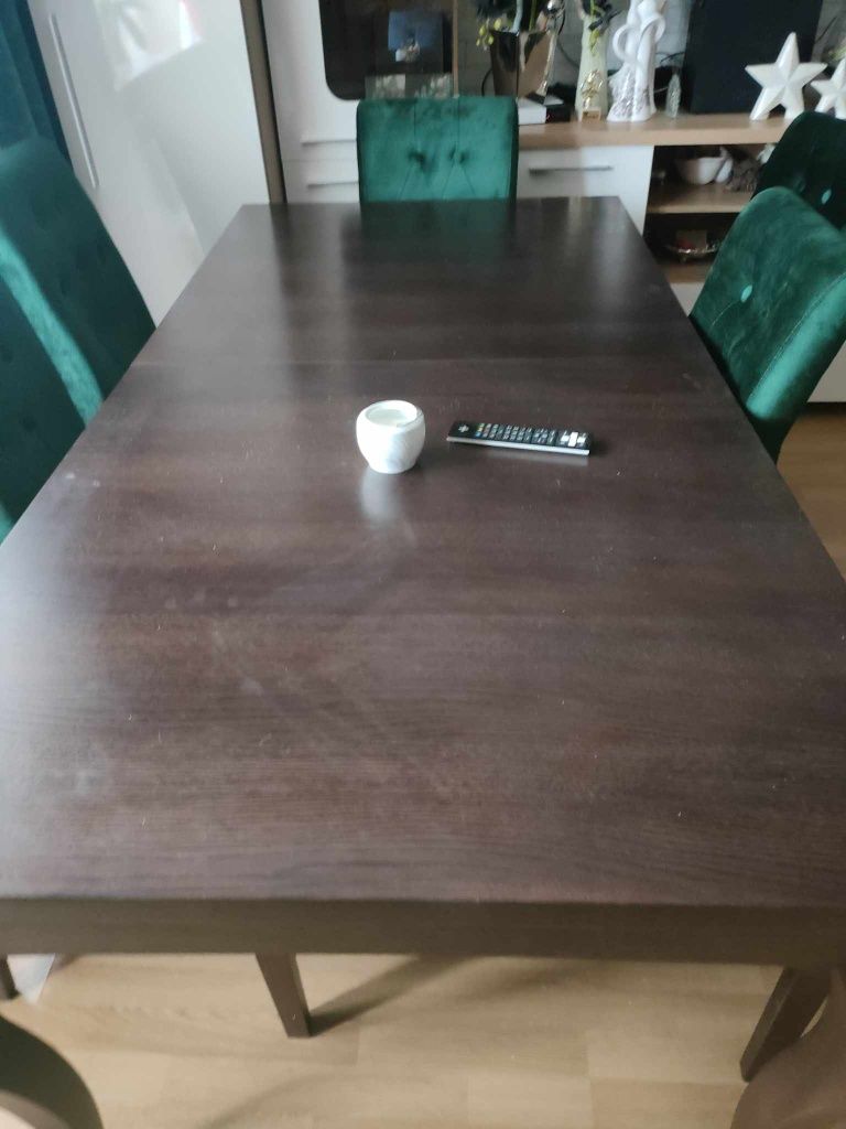 Stół z 8 krzesłami