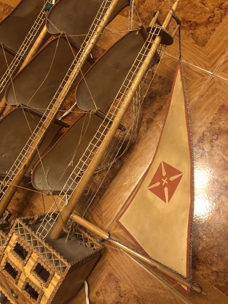 Barco Caravela em fósforos - feito à mão