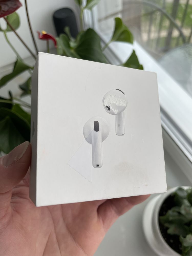 Нові Apple AirPods 4 Active Noise Cancellation MXP93AM/A