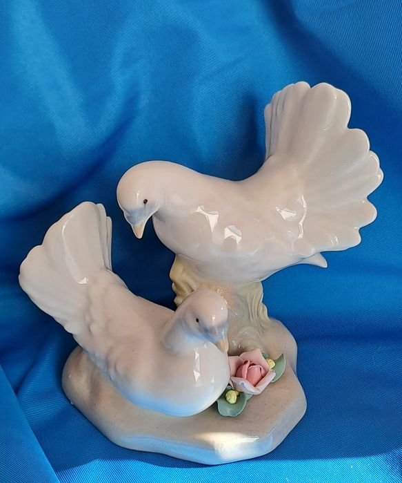 2 pombinhas bibelô vintage novo