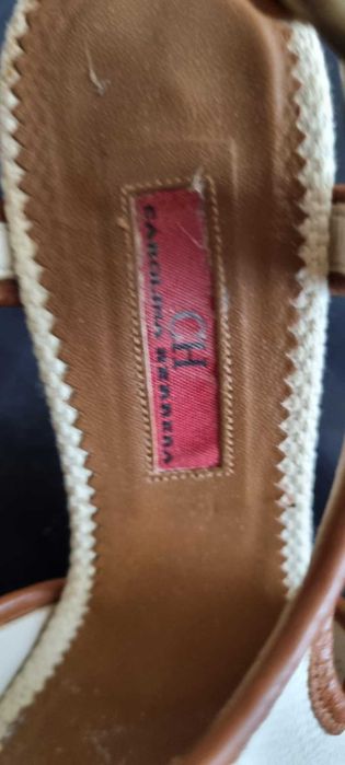 Sandália camel e bege, Carolina Herrera